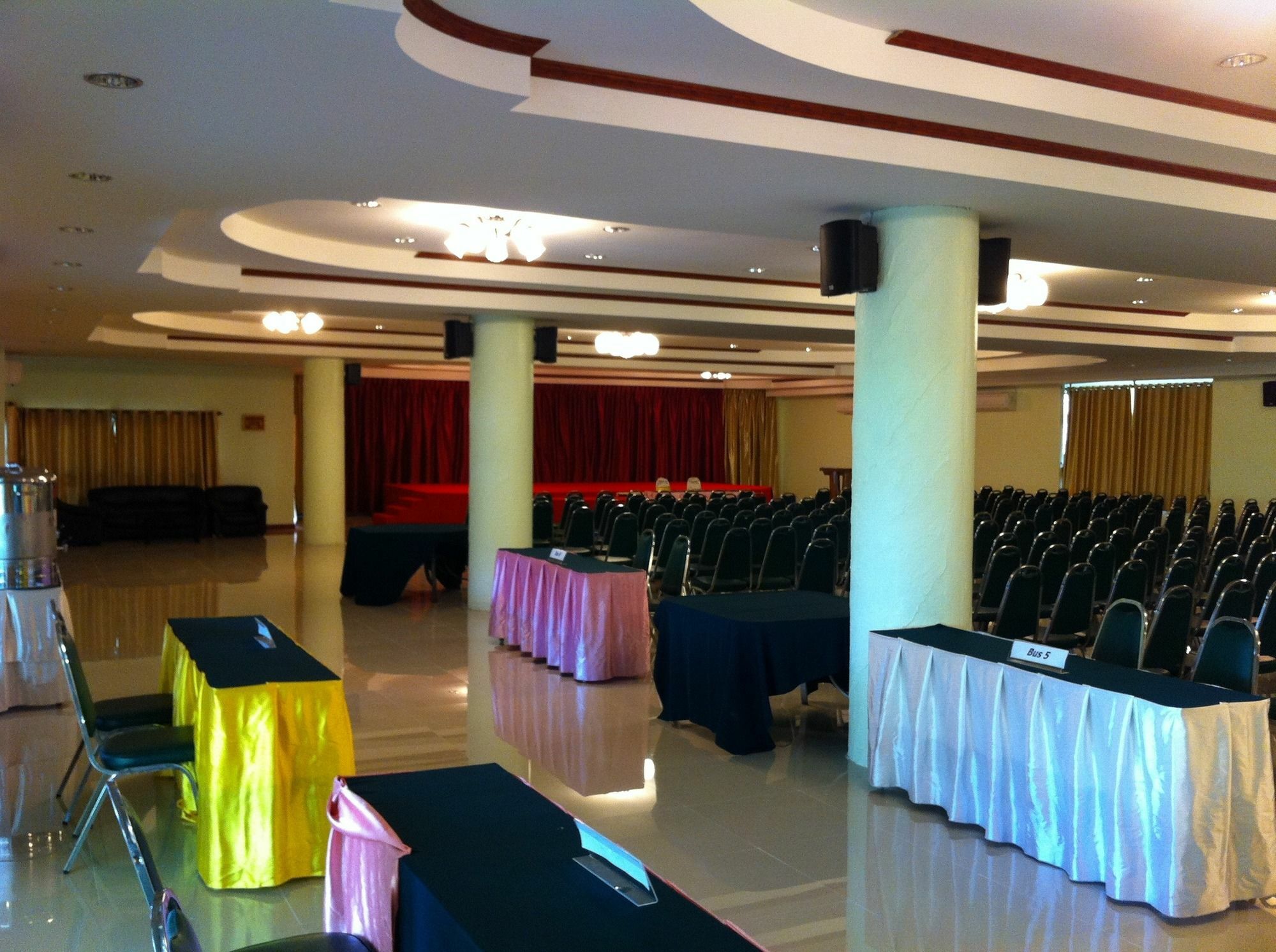 Hotel Arayana Phupimarn & 3*
