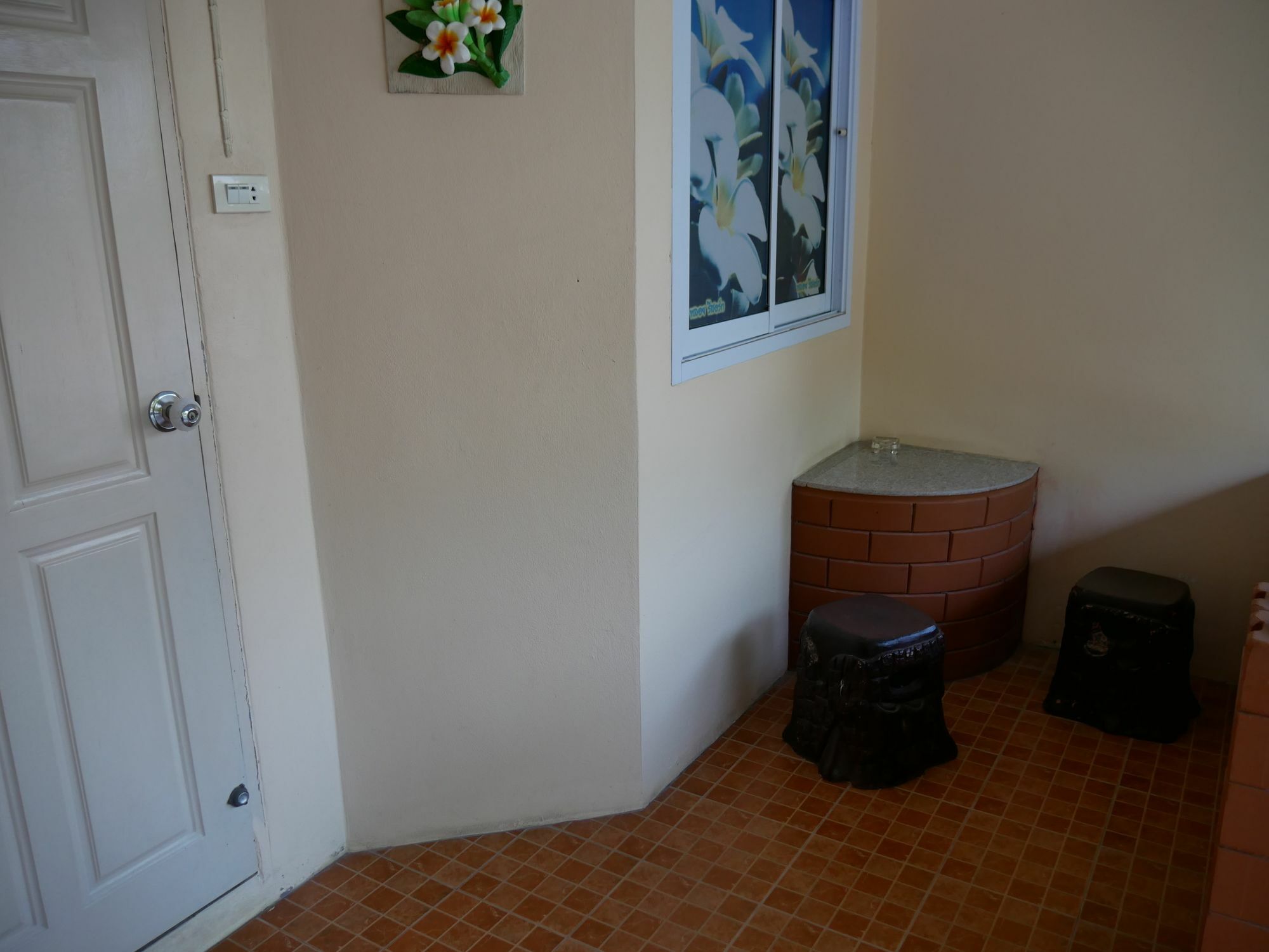 Ploy Economy hotel