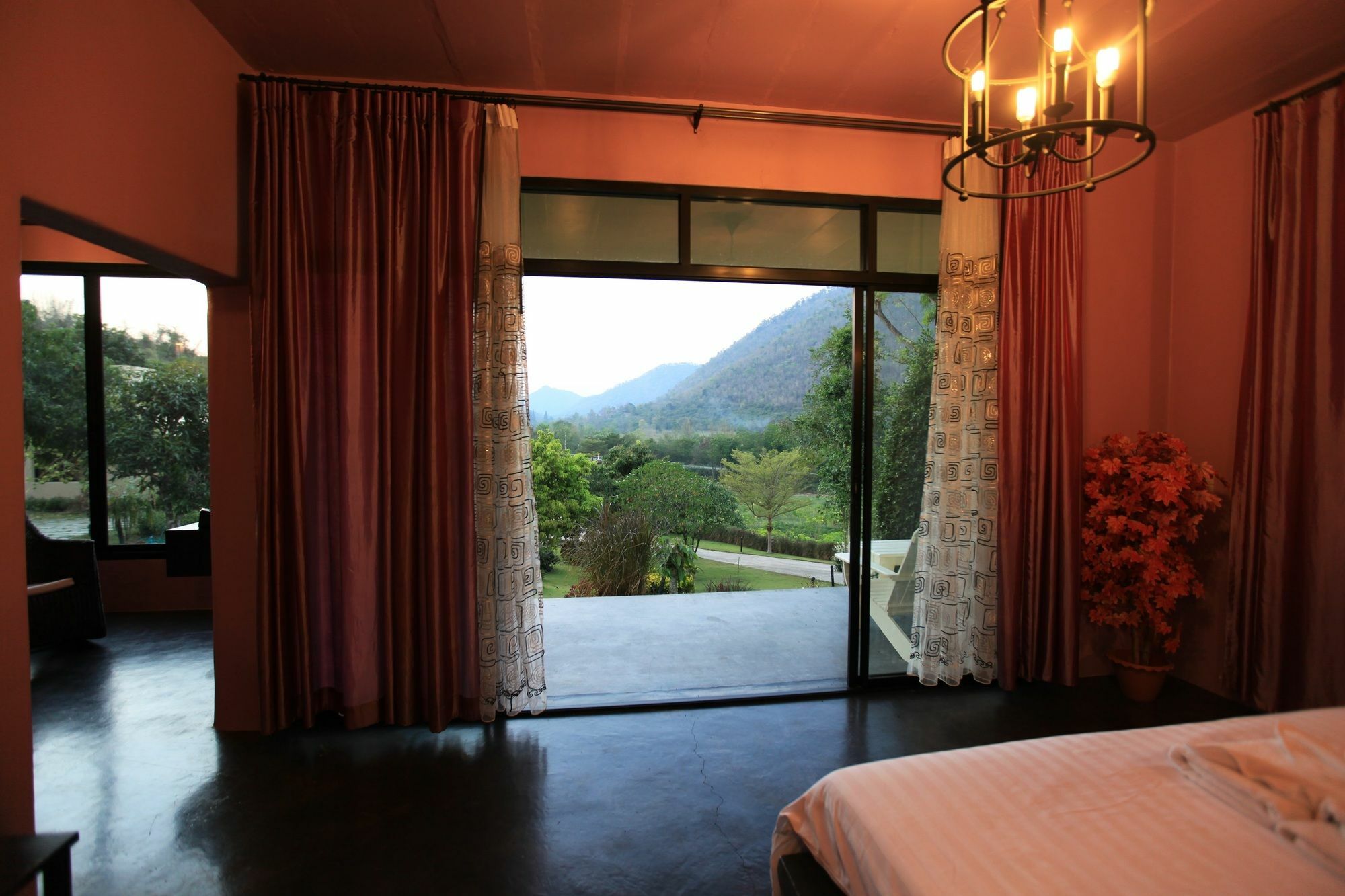 Hi-scene Resort 3*