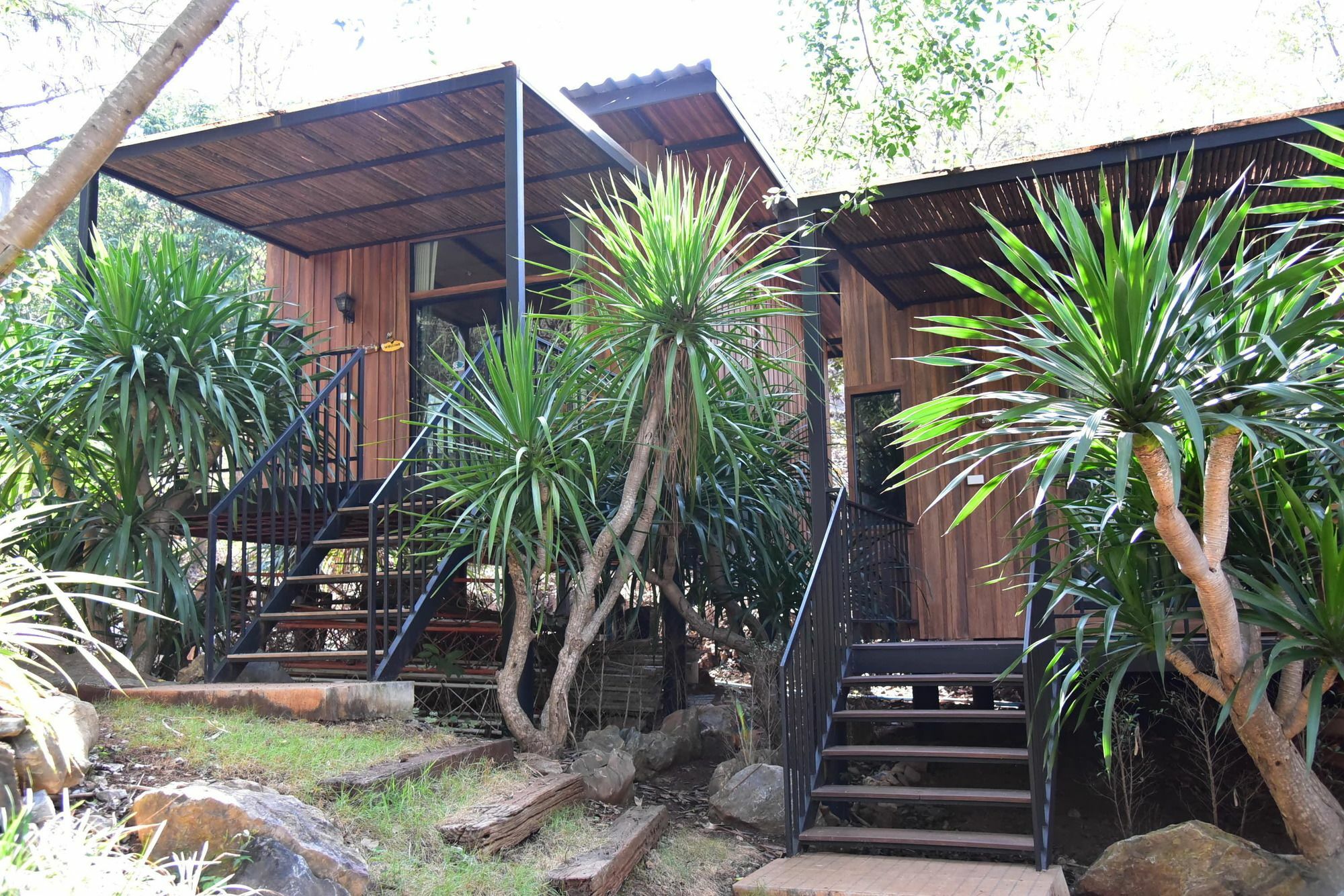 Dusit Talai Nong Nam Daeng