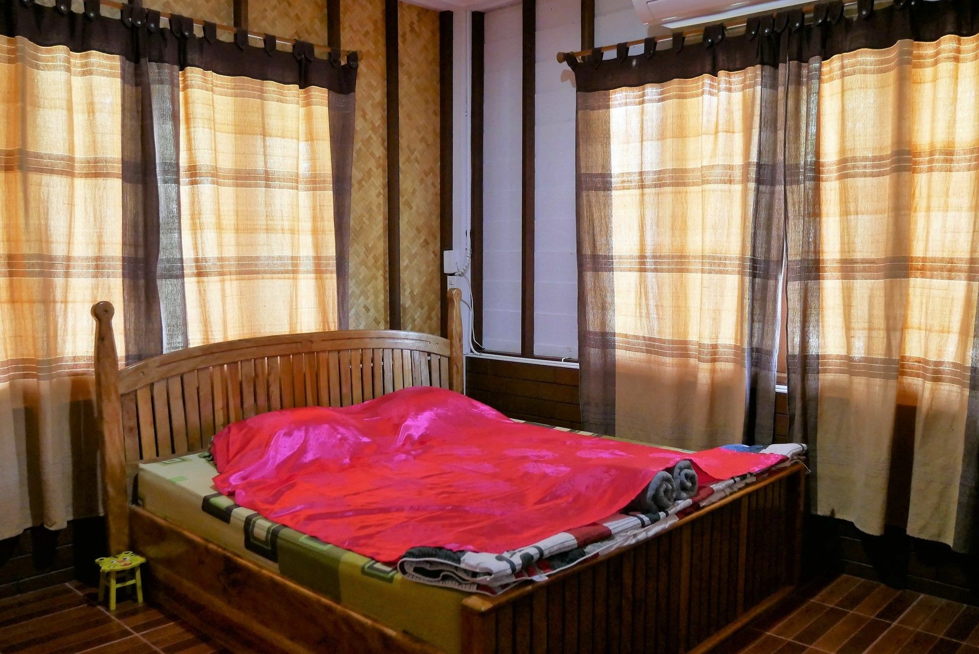 Guest house Baan Pak Phutawan Takat Ngao