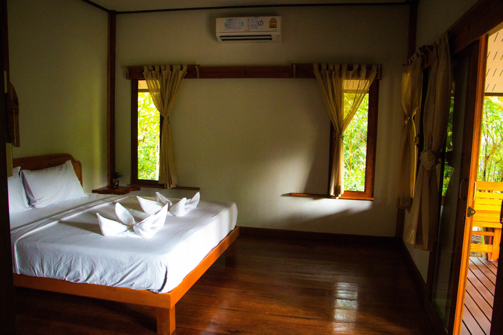 Baan Khao Sok