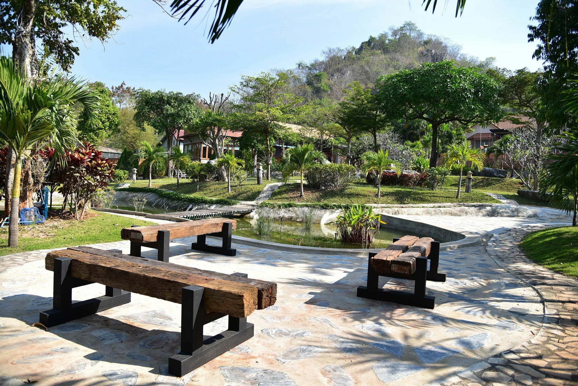 Dusit Talai Nong Nam Daeng