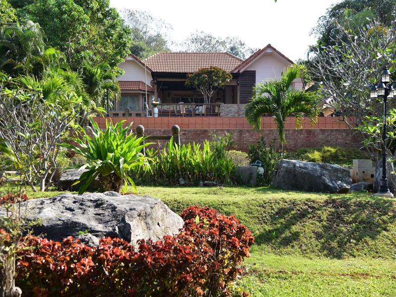 Resort Dusit Talai 3*