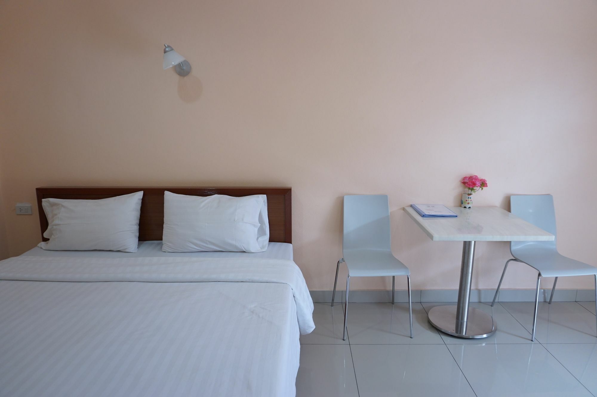 Aparthotel Jirasin & 2*