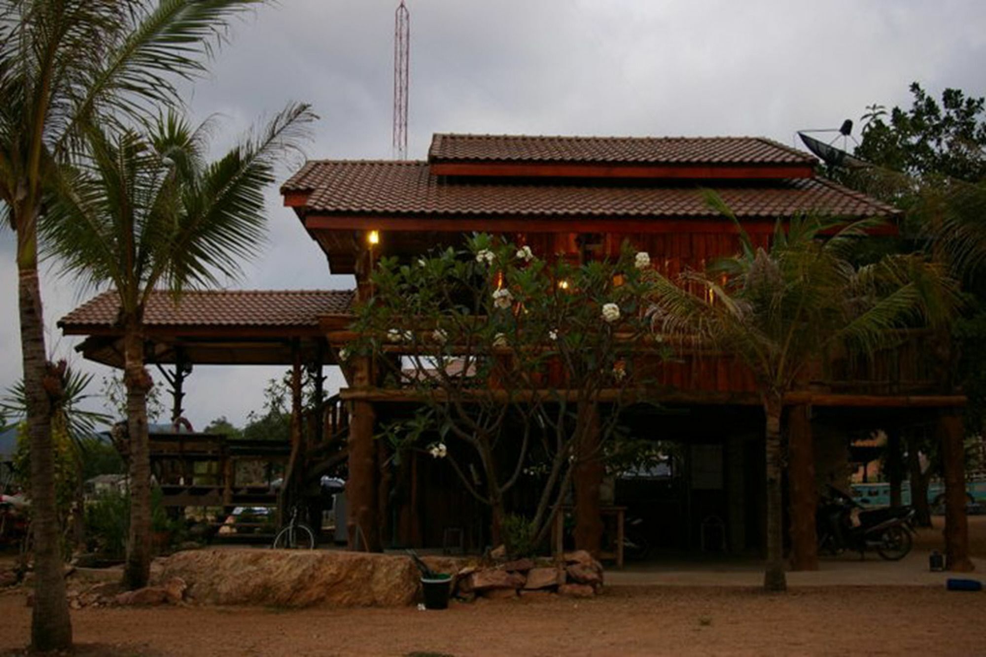 Hotel The Pier Boutique Tha Mai