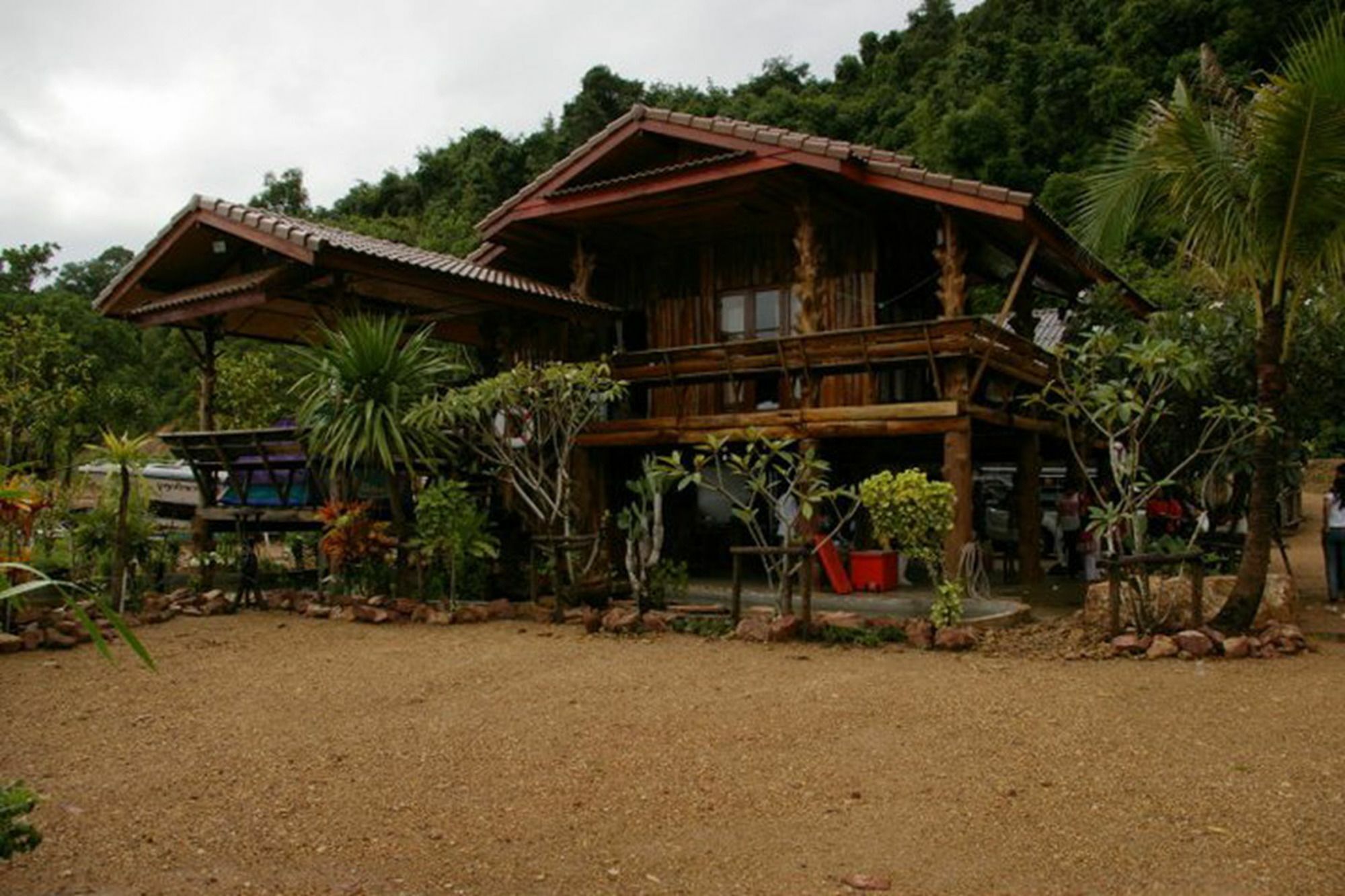 The Pier Boutique Hotel Tha Mai