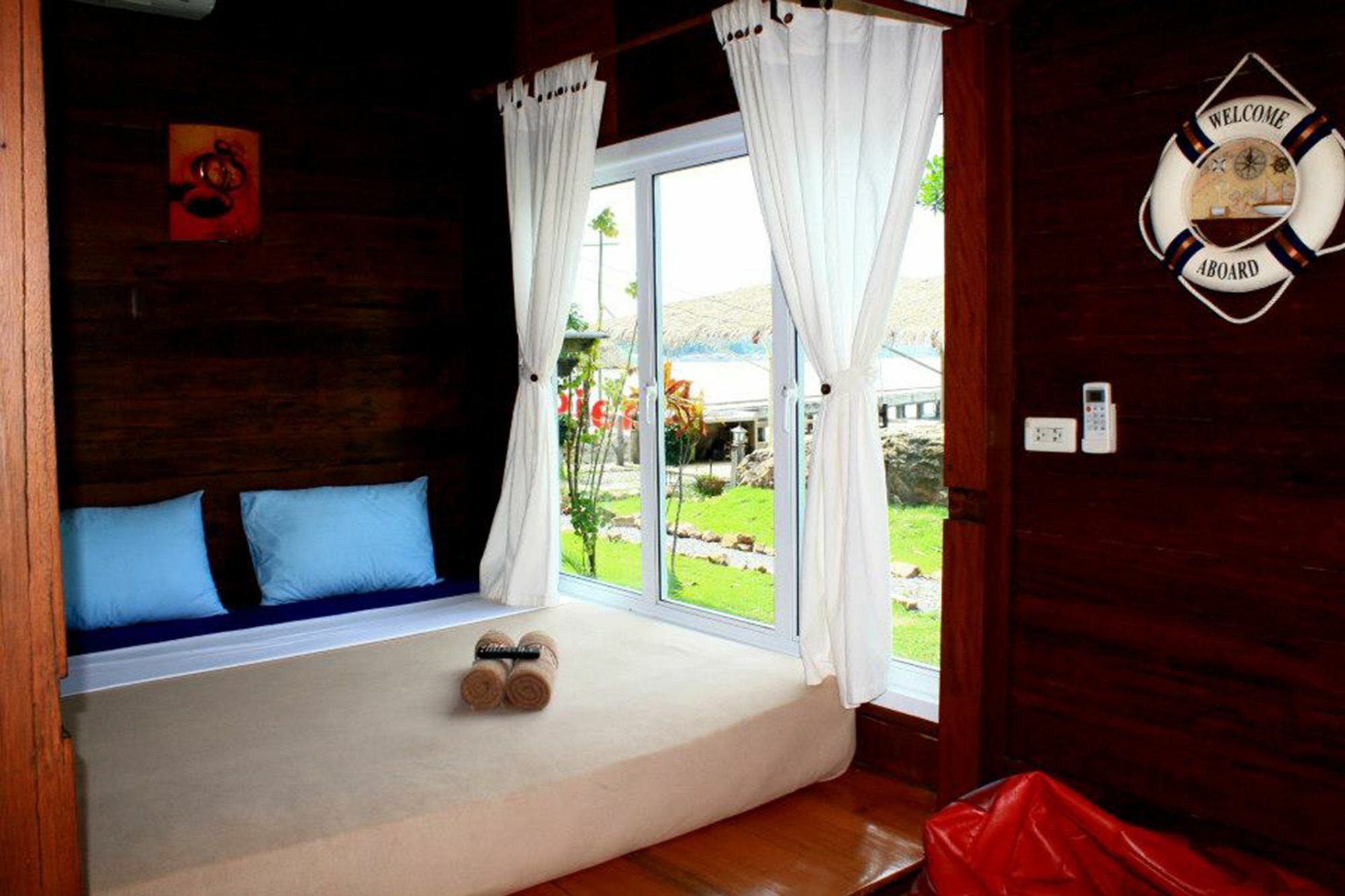 The Pier Boutique Tha Mai