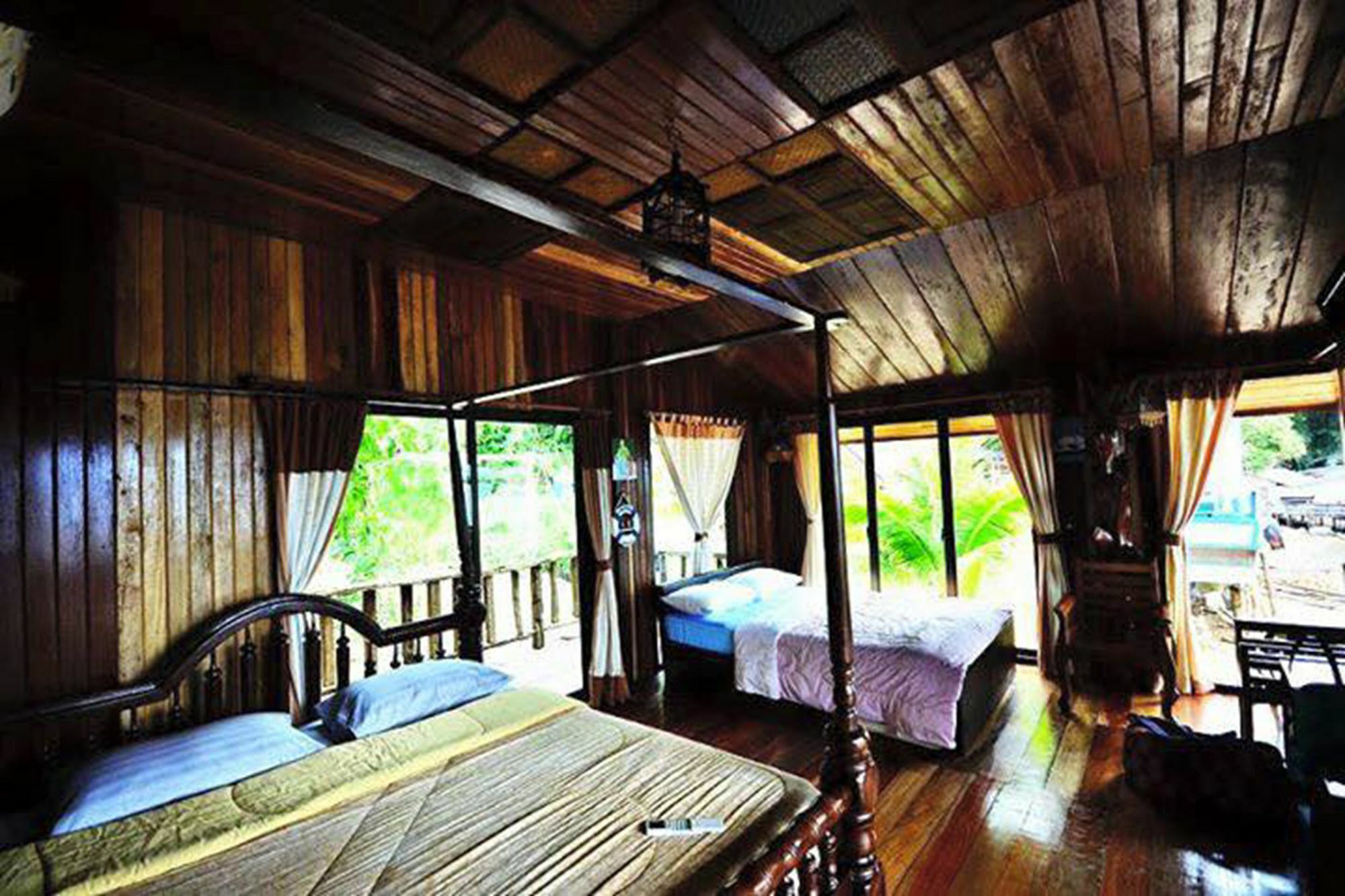 The Pier Boutique Tha Mai
