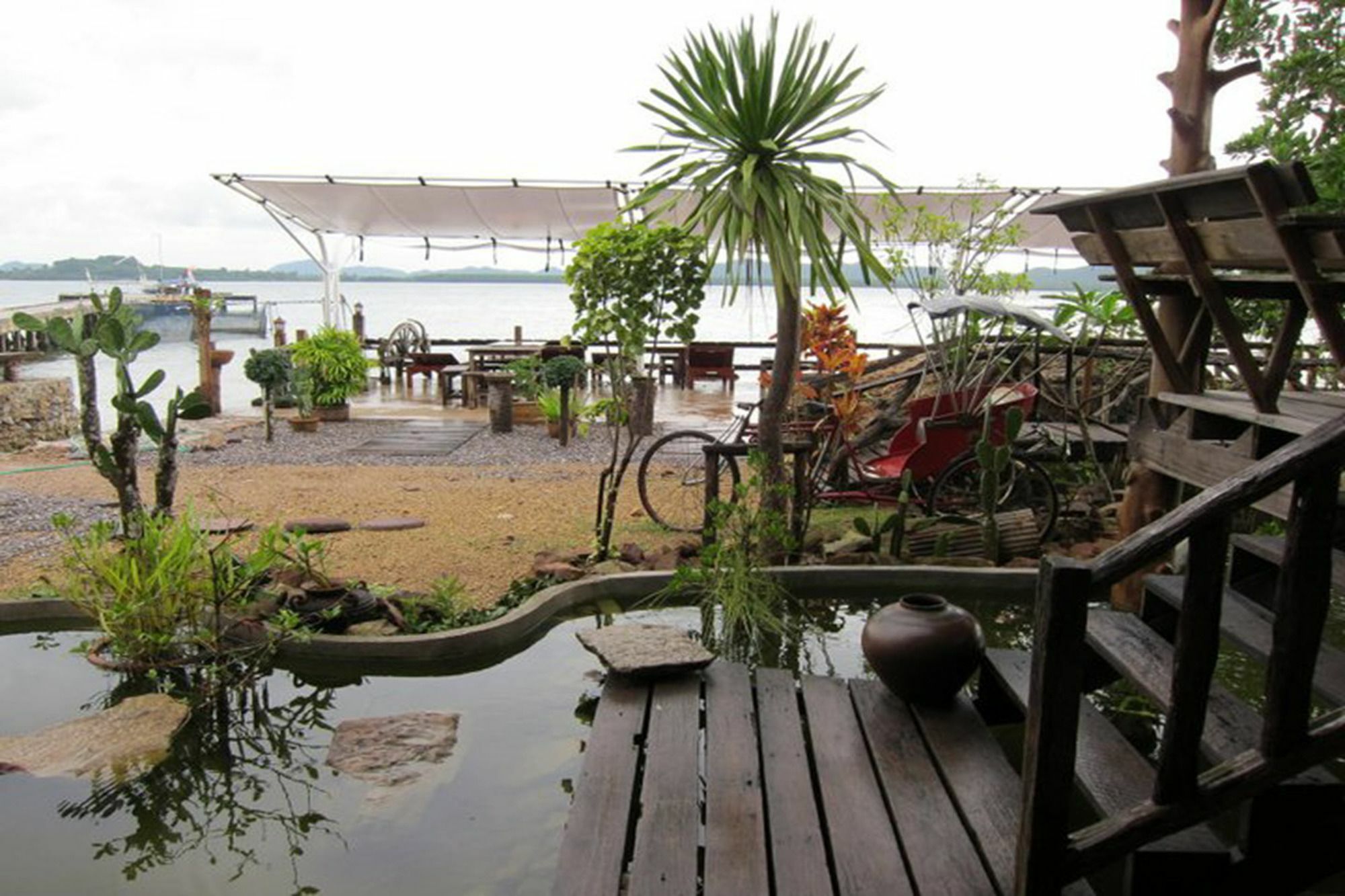Hotel The Pier Boutique Tha Mai