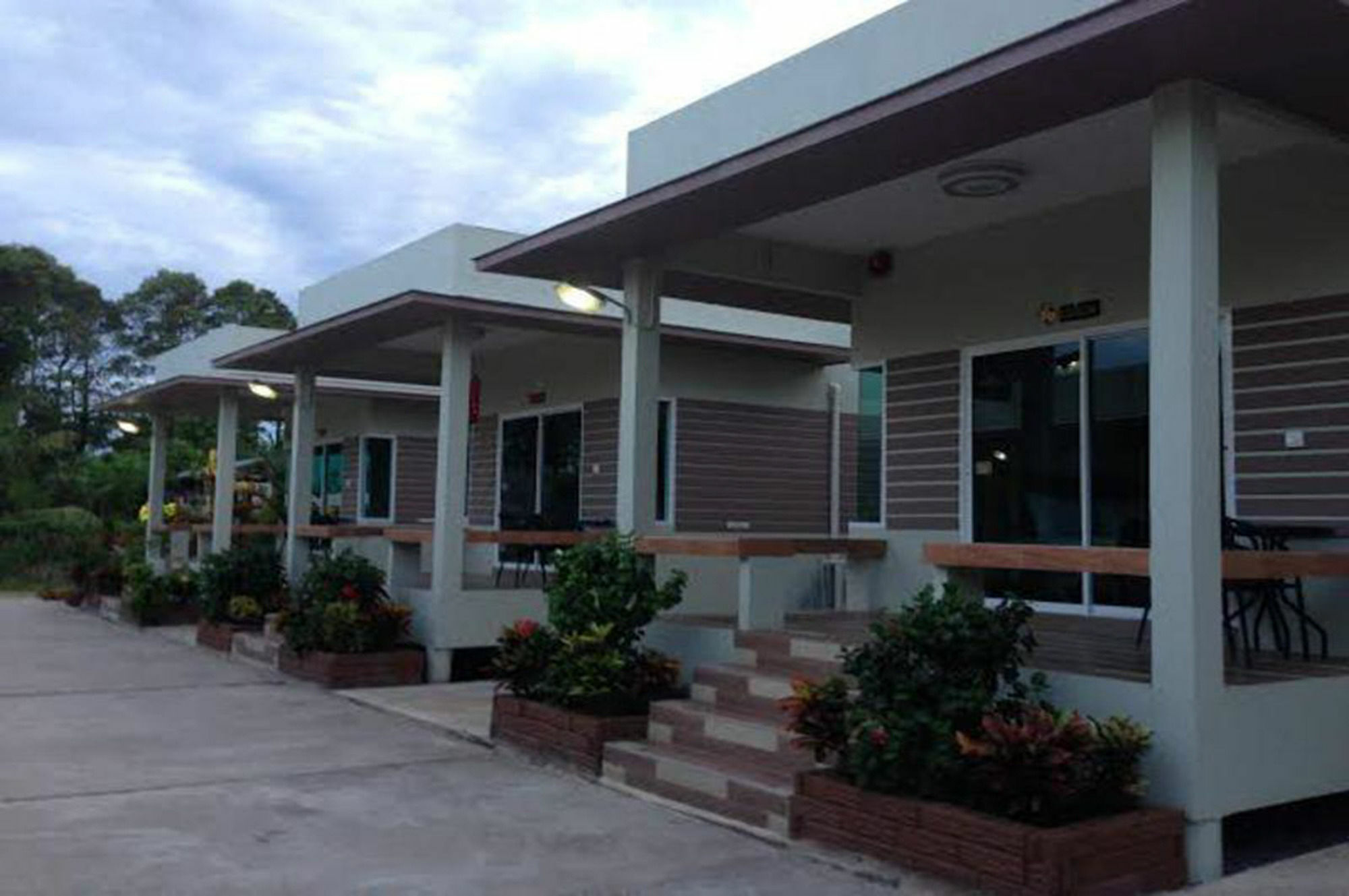 Pleai Ta Lea Resort Chao Lao Beach