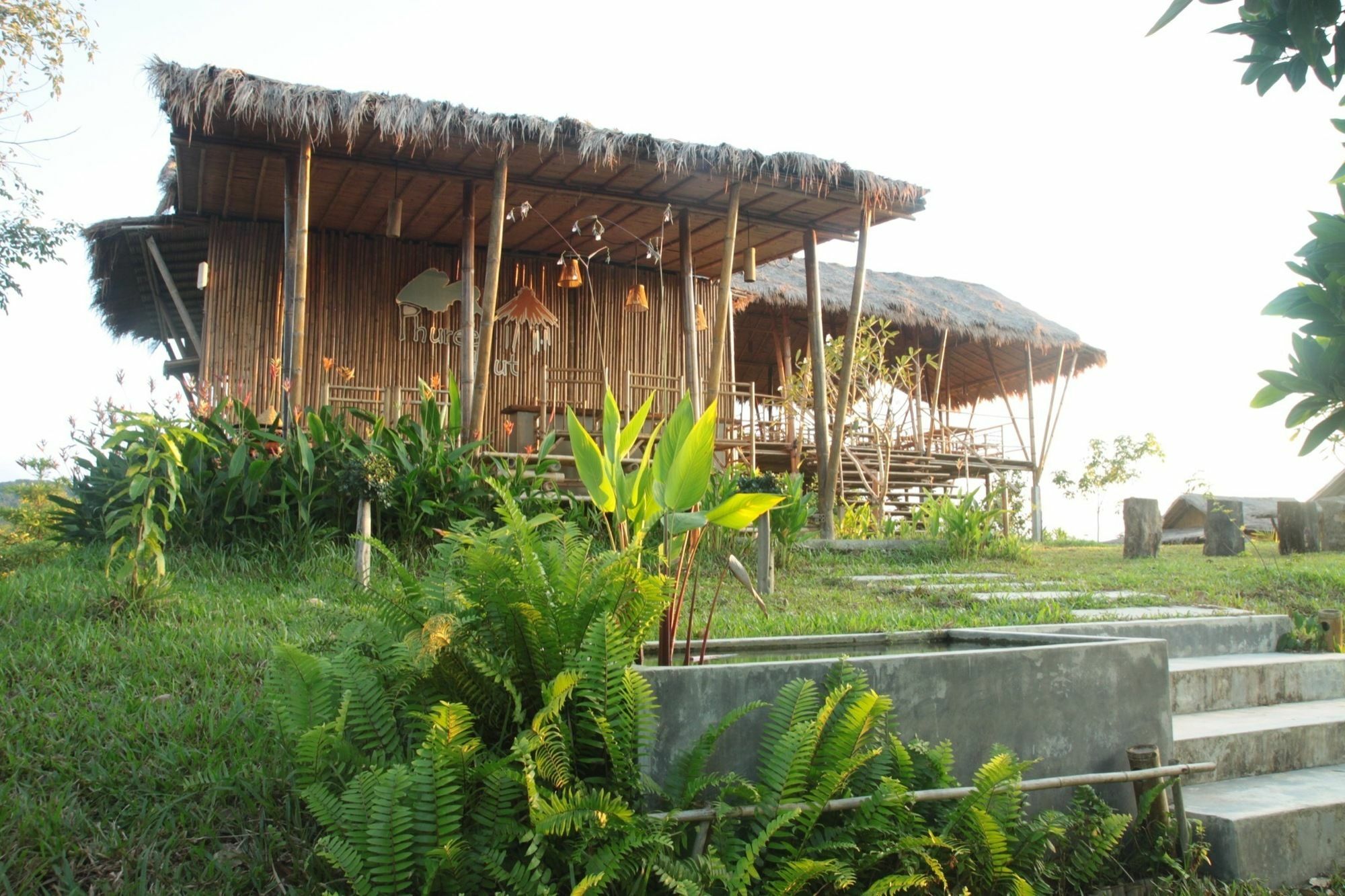Phuree Hut *
