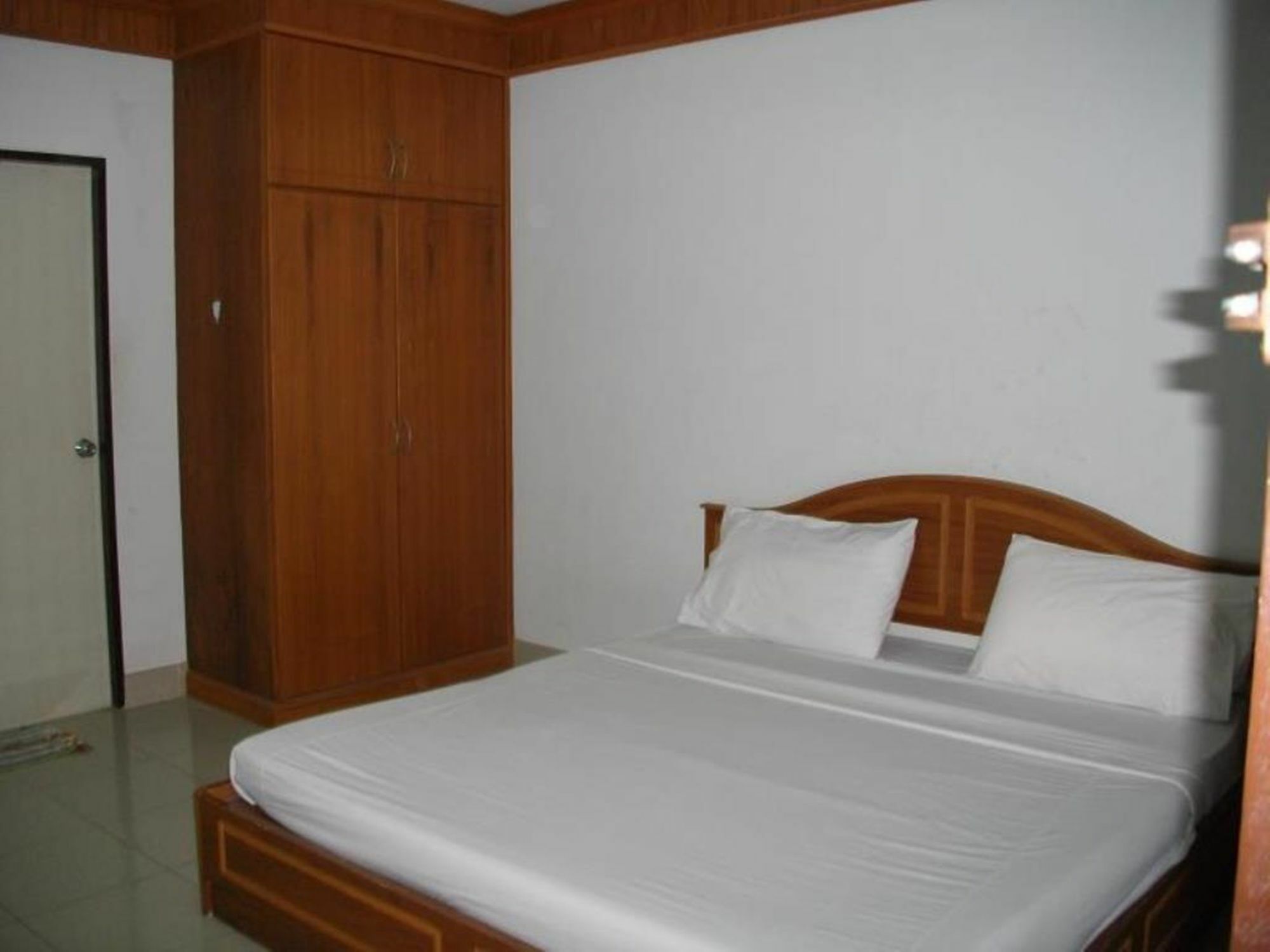 Yong Dee Apartment *