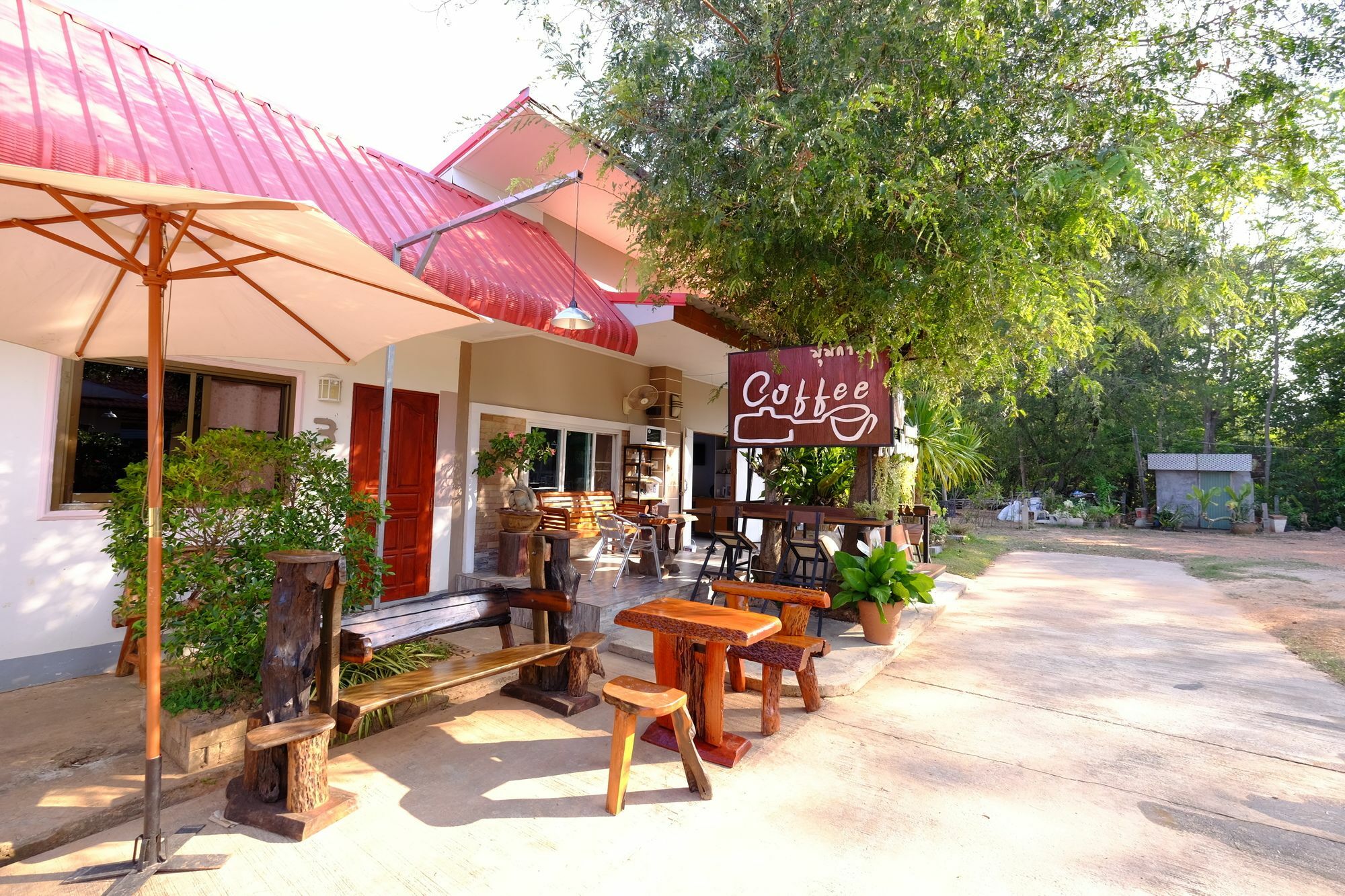 Prom Pong Mukdahan