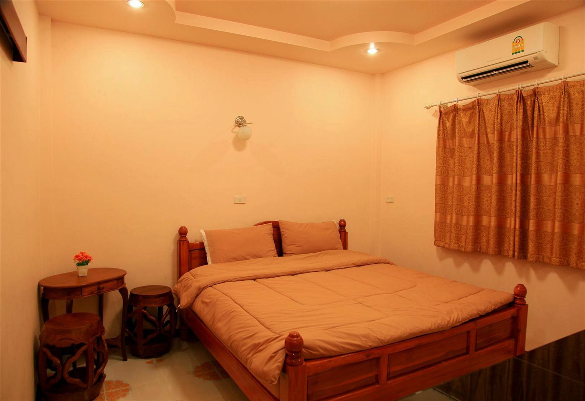 Supapit Resort 3*