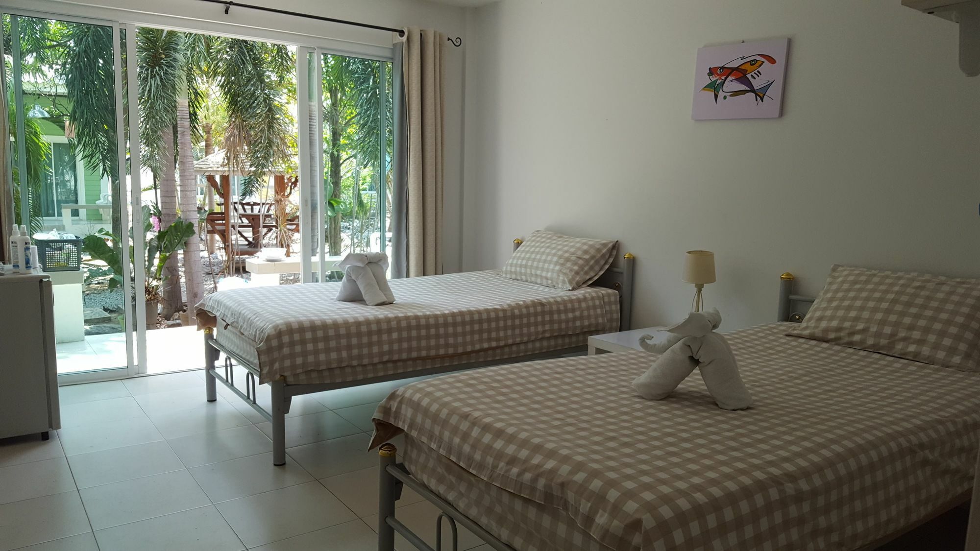 Charlie's Resort Ko Si Chang