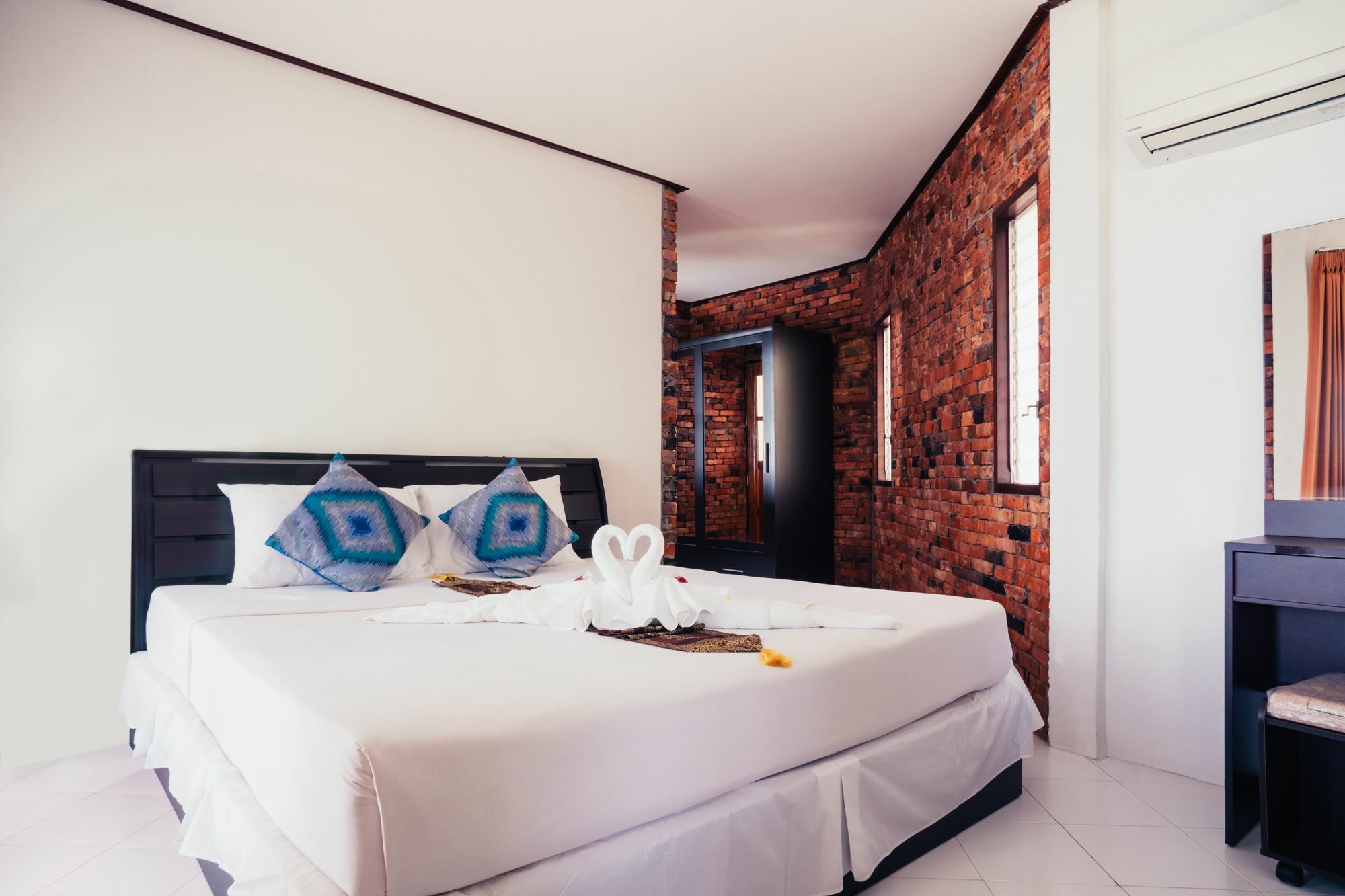 Hotel Adang Island 3*