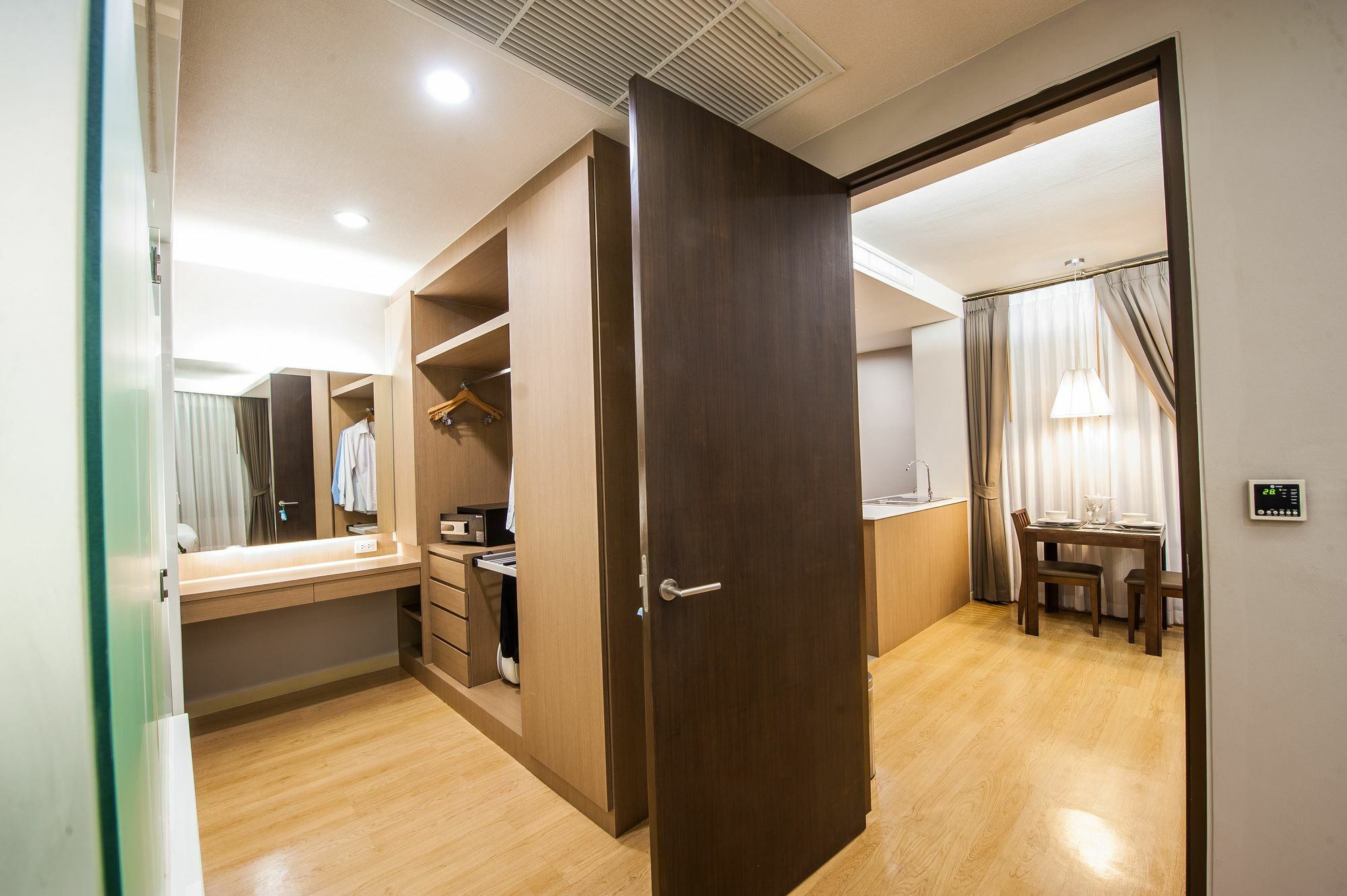 Burgundy 304 Hotel