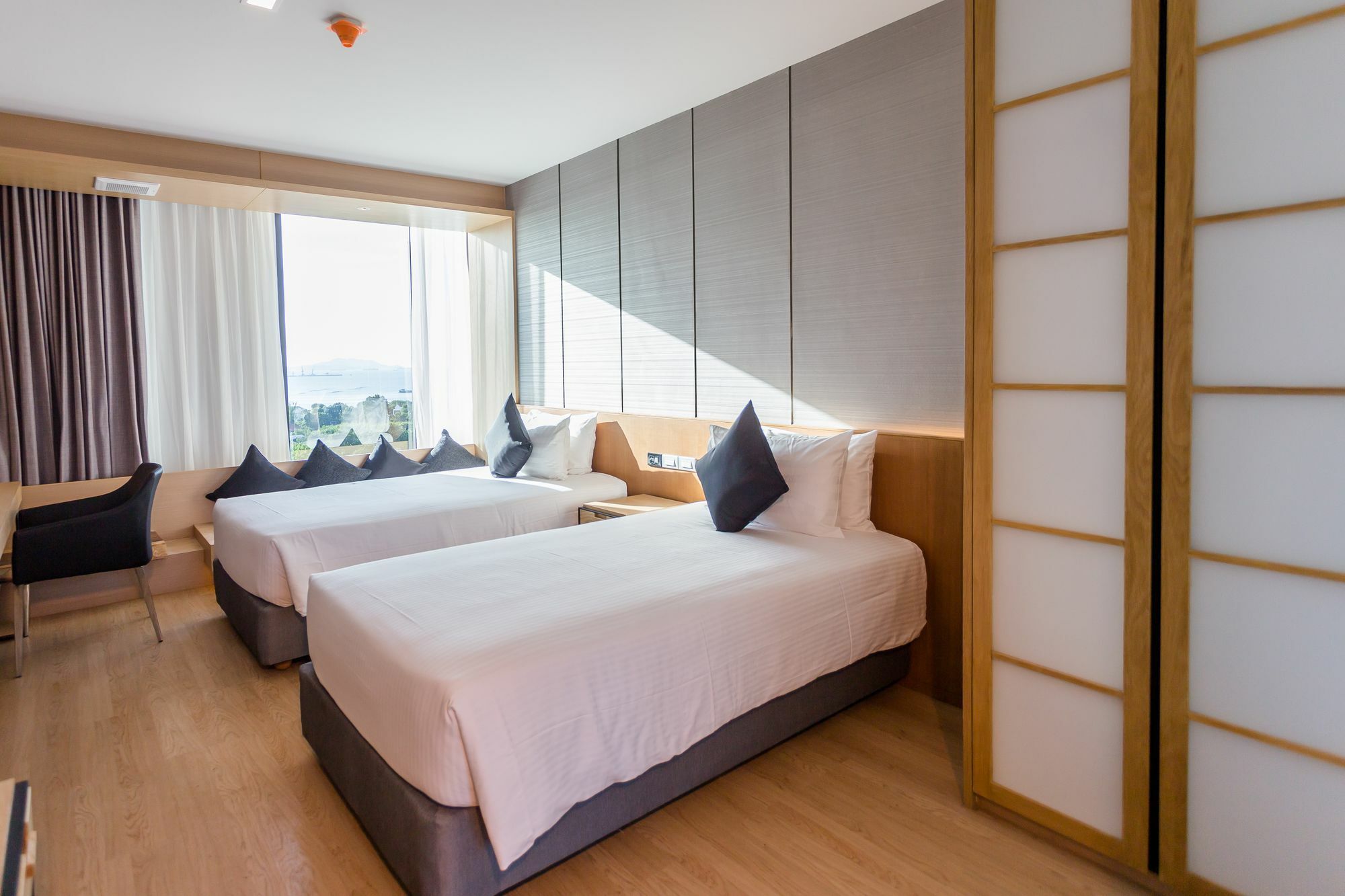 Hotel Arize Sri Racha 5*
