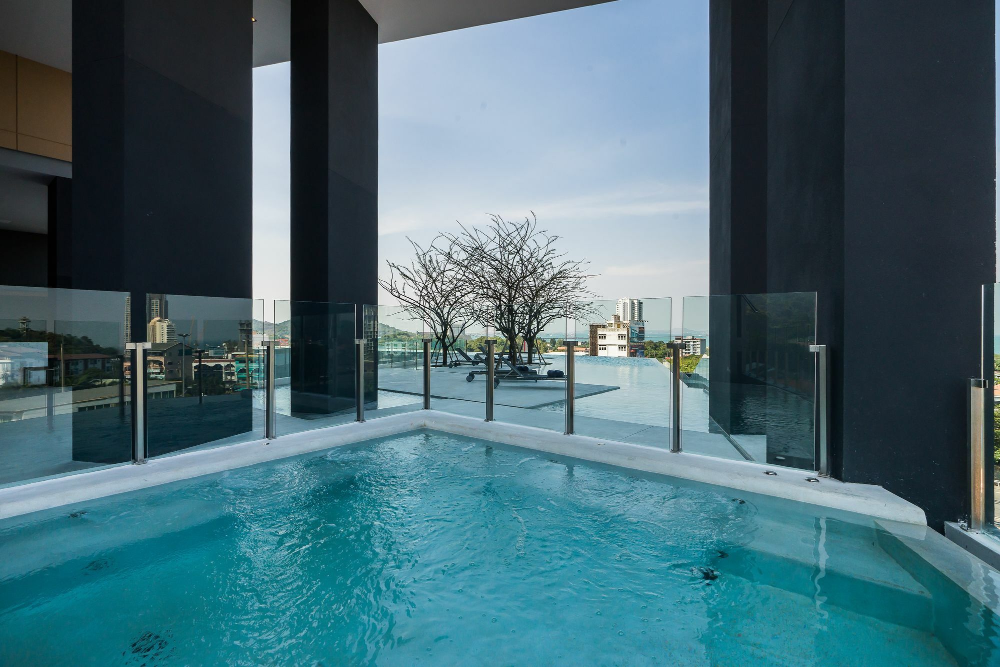 Arize Sri Racha Hotel 5*