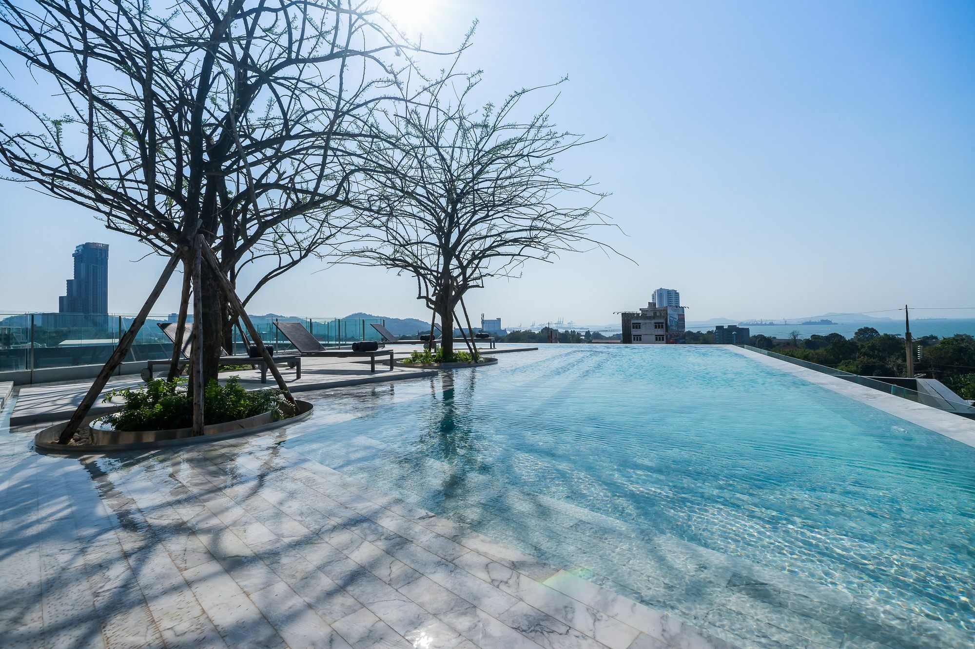 Hotel Arize Sri Racha Si Racha