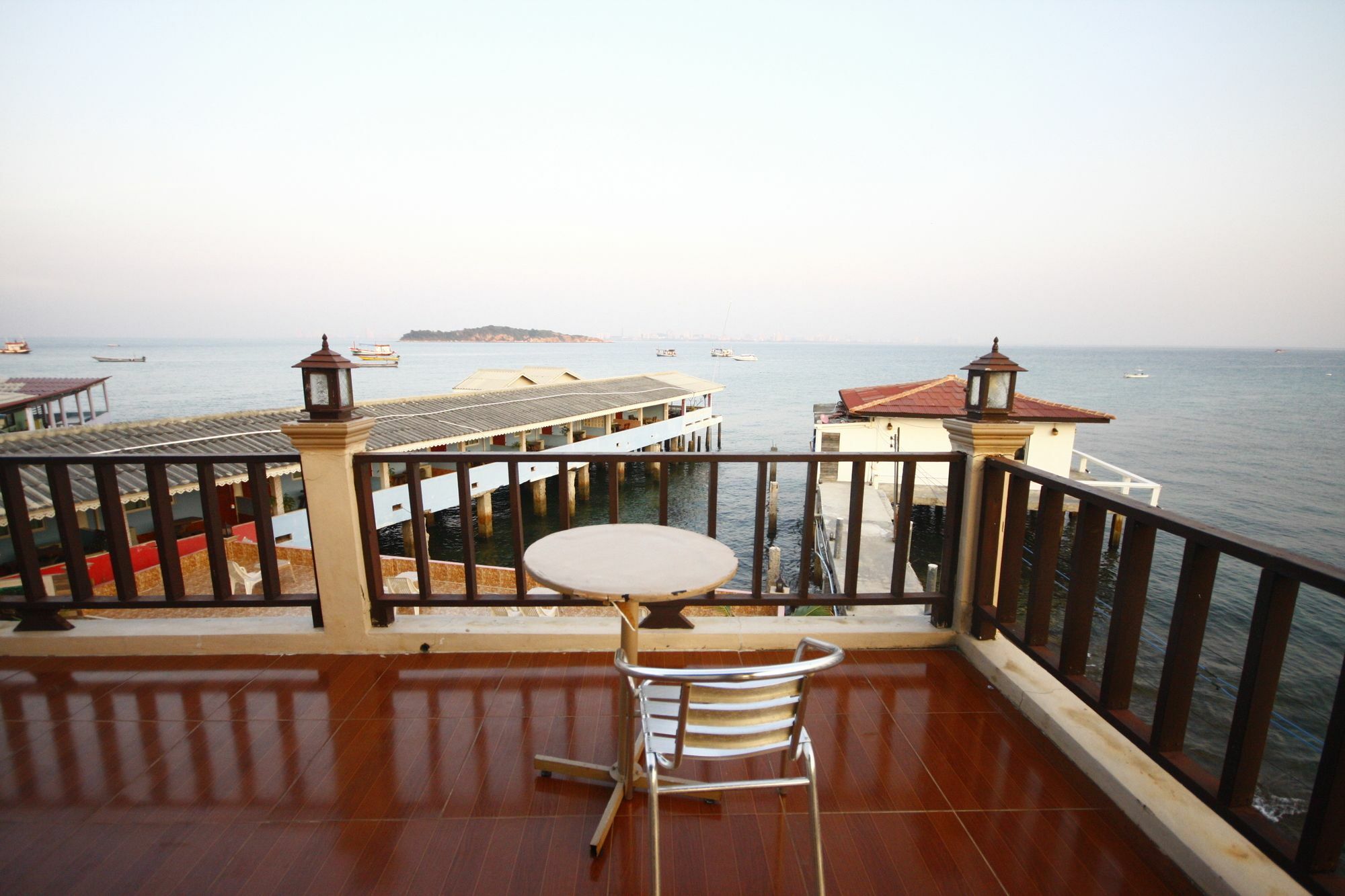 Sea Side Resort Ko Lan