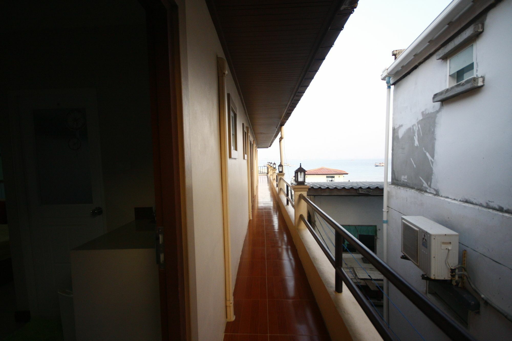 Sea Side Resort Ko Lan
