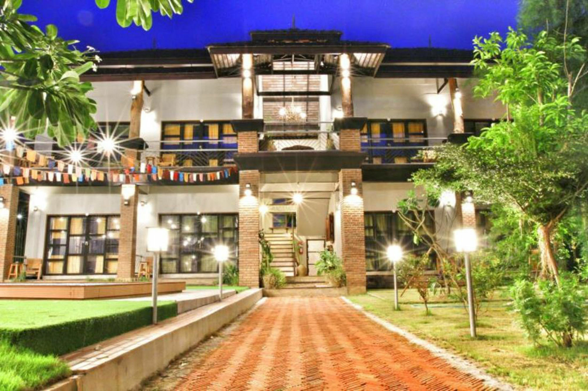 Above The Sea Maesariang Guest house
