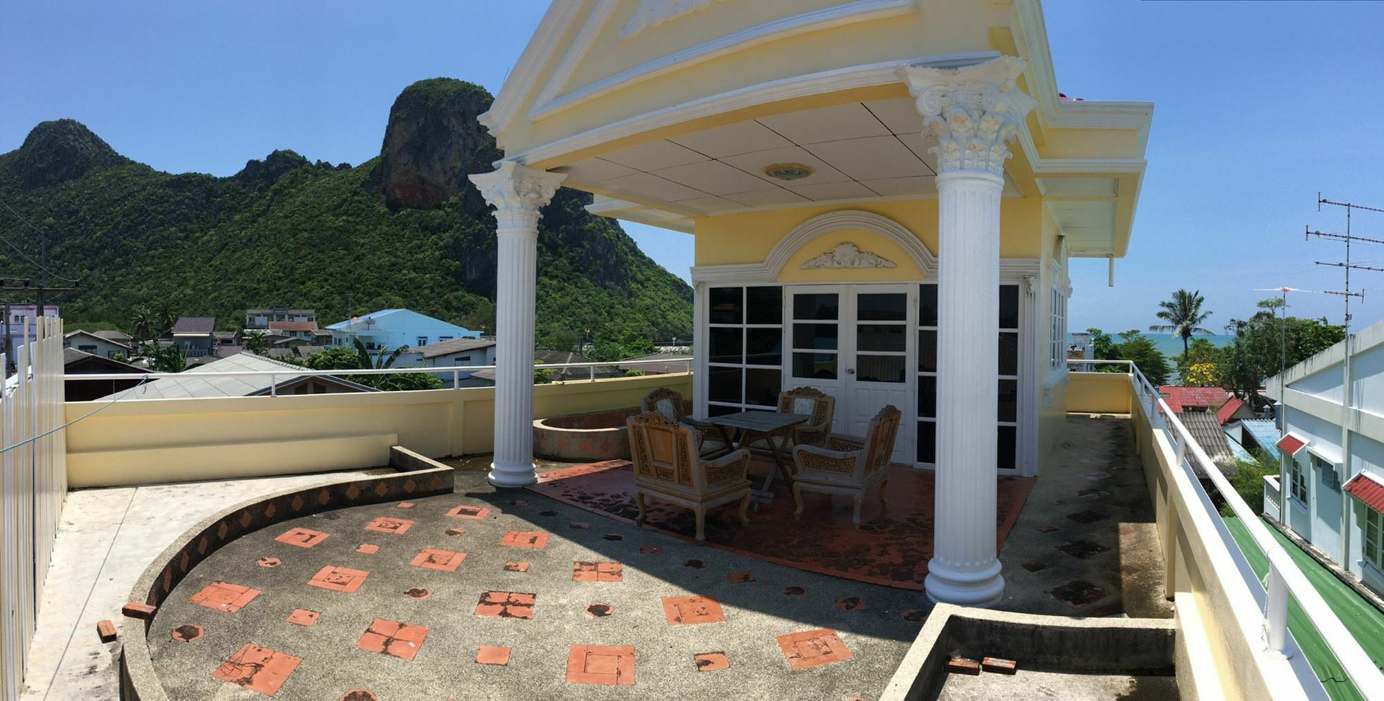 ฟ้าทะลายโจรรีสอร์ท 2* Prachuap Khiri Khan
