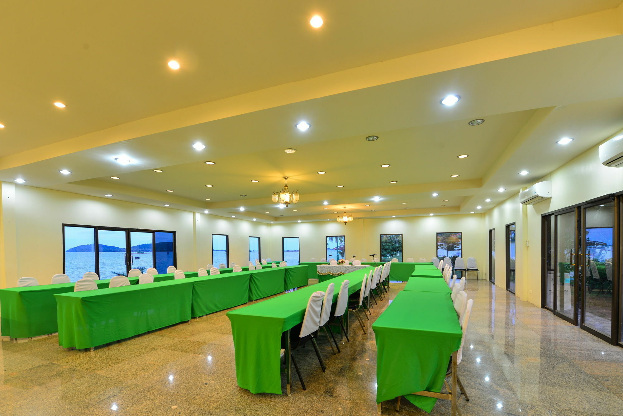 Resort Star Light And Restaurant Chumphon