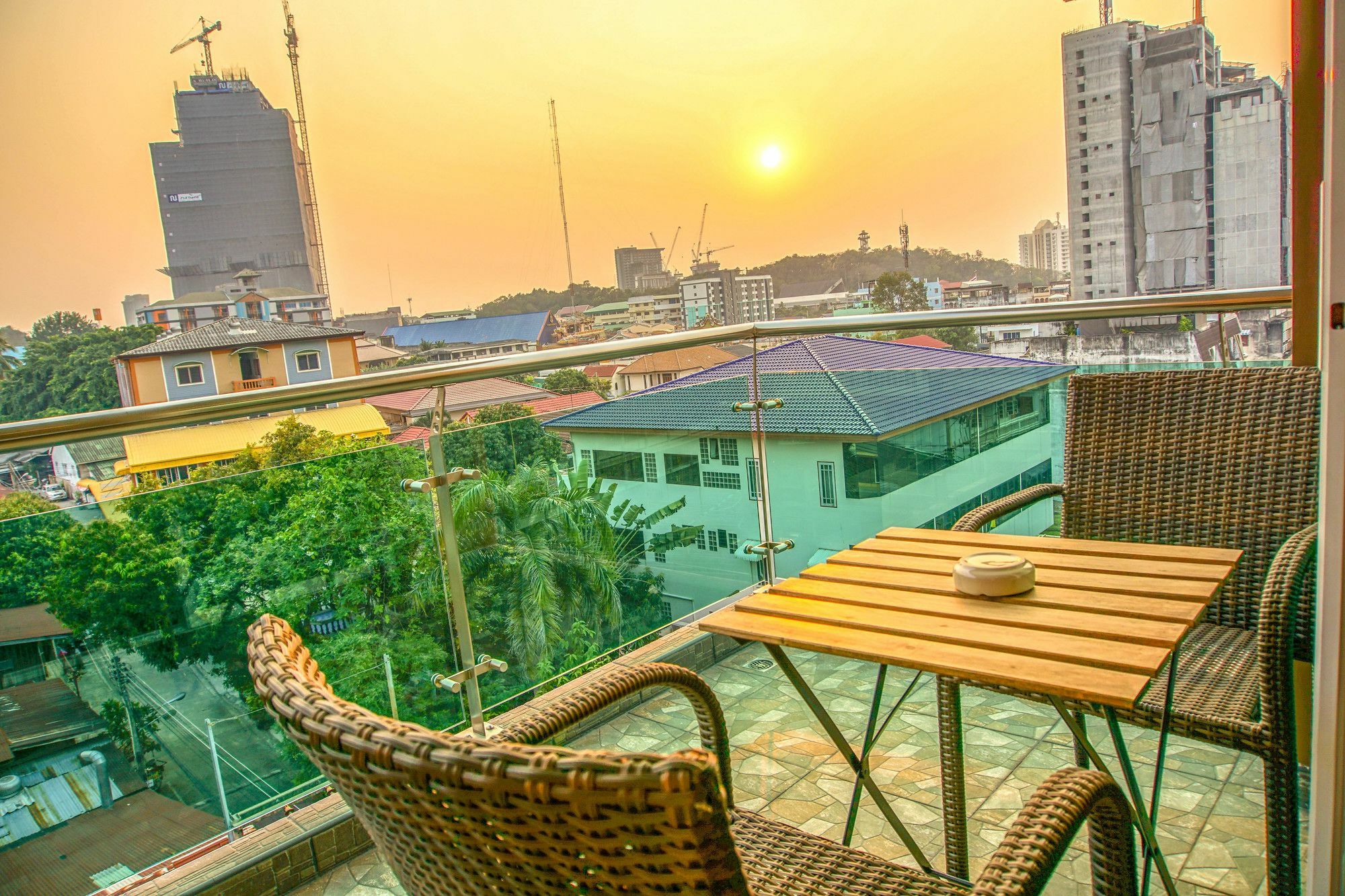 Hotel View Si Racha