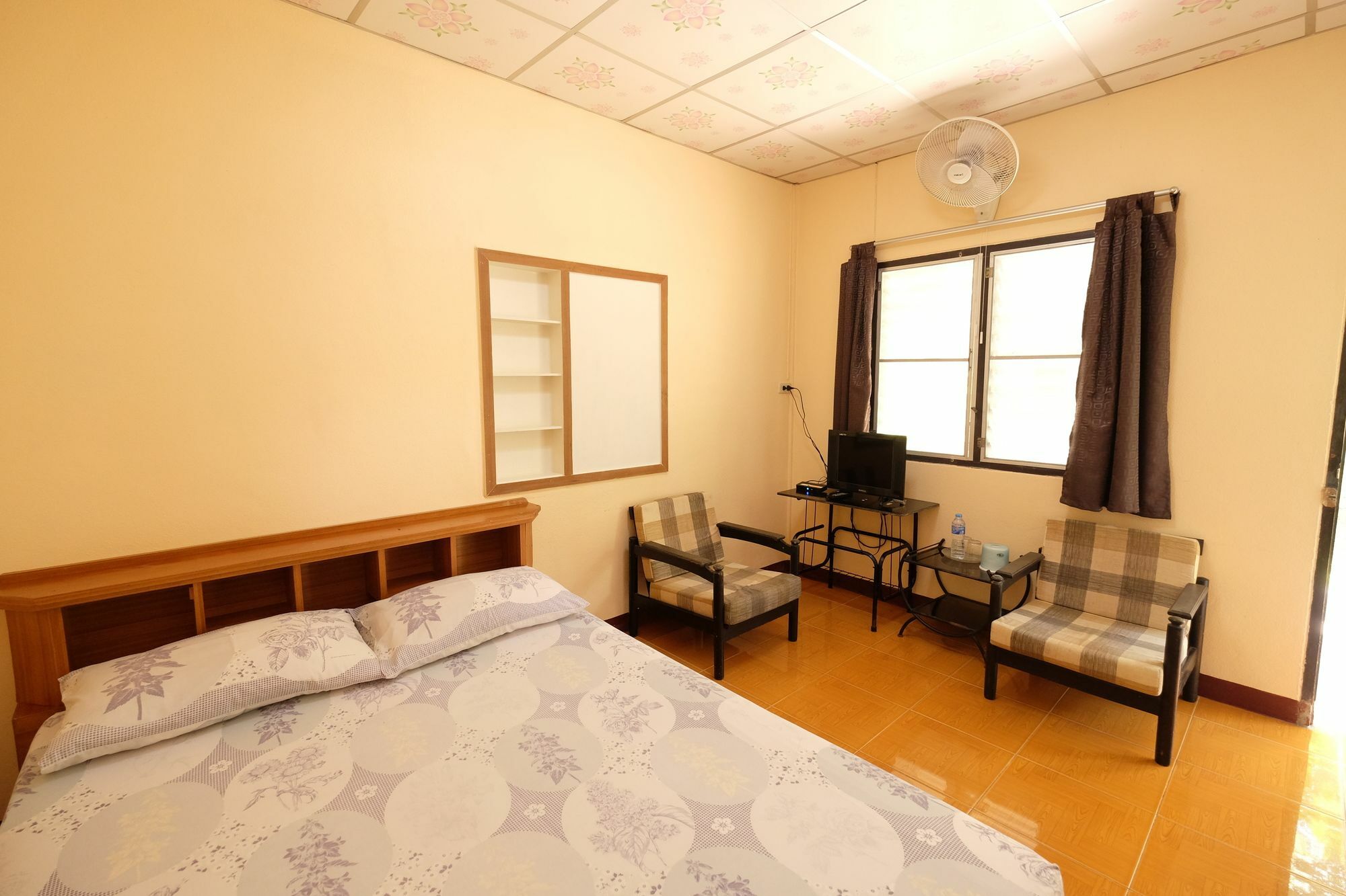 Guest house 057 At Pak Meng 2*