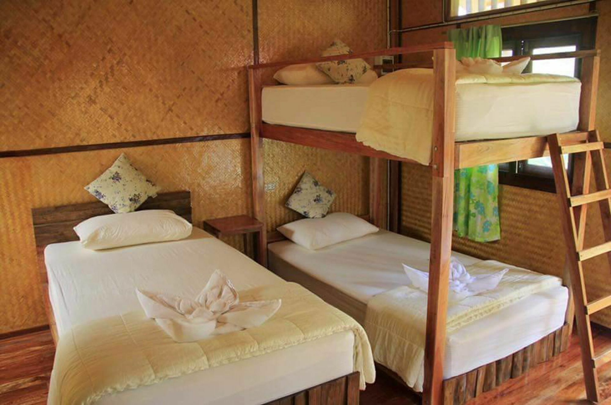 Bansuanphutarn Hotel