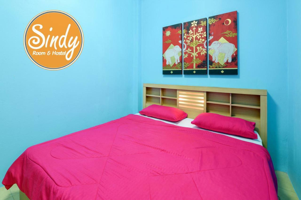 Sindy's Hostel *