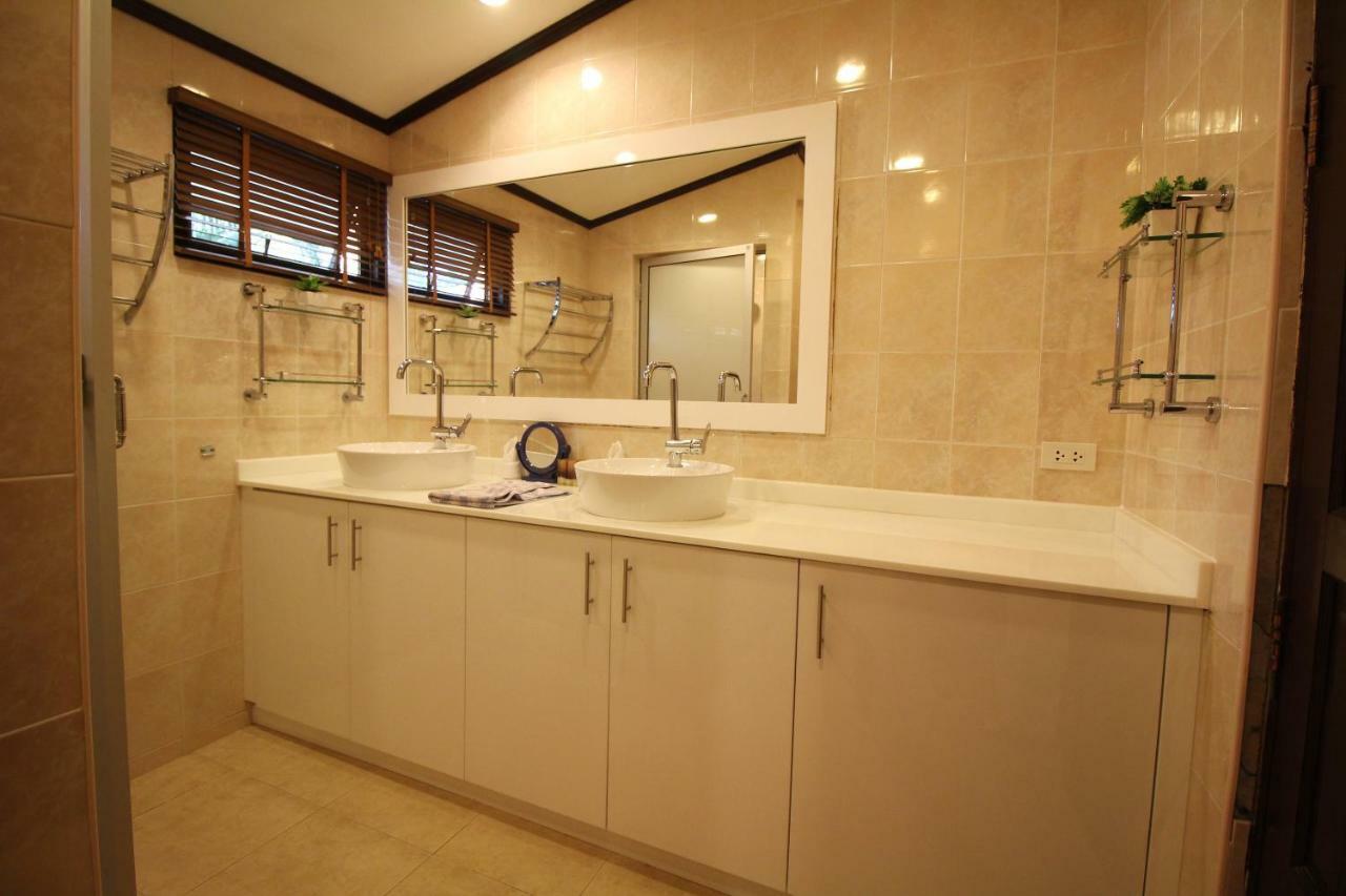 Villa Fleur At Beachfront With Private Pool And 20m To Beach