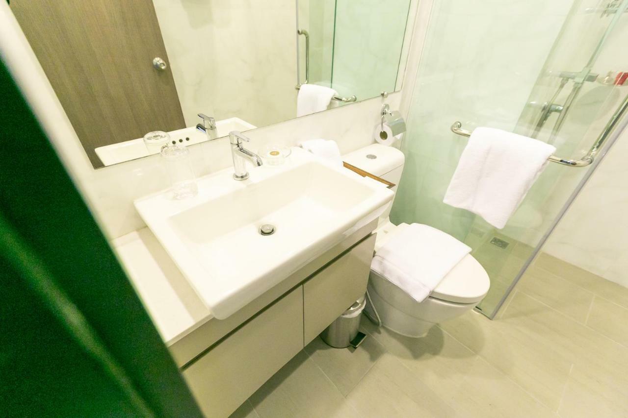 Locals Prio Chiangmai Airport Plaza Apartment *