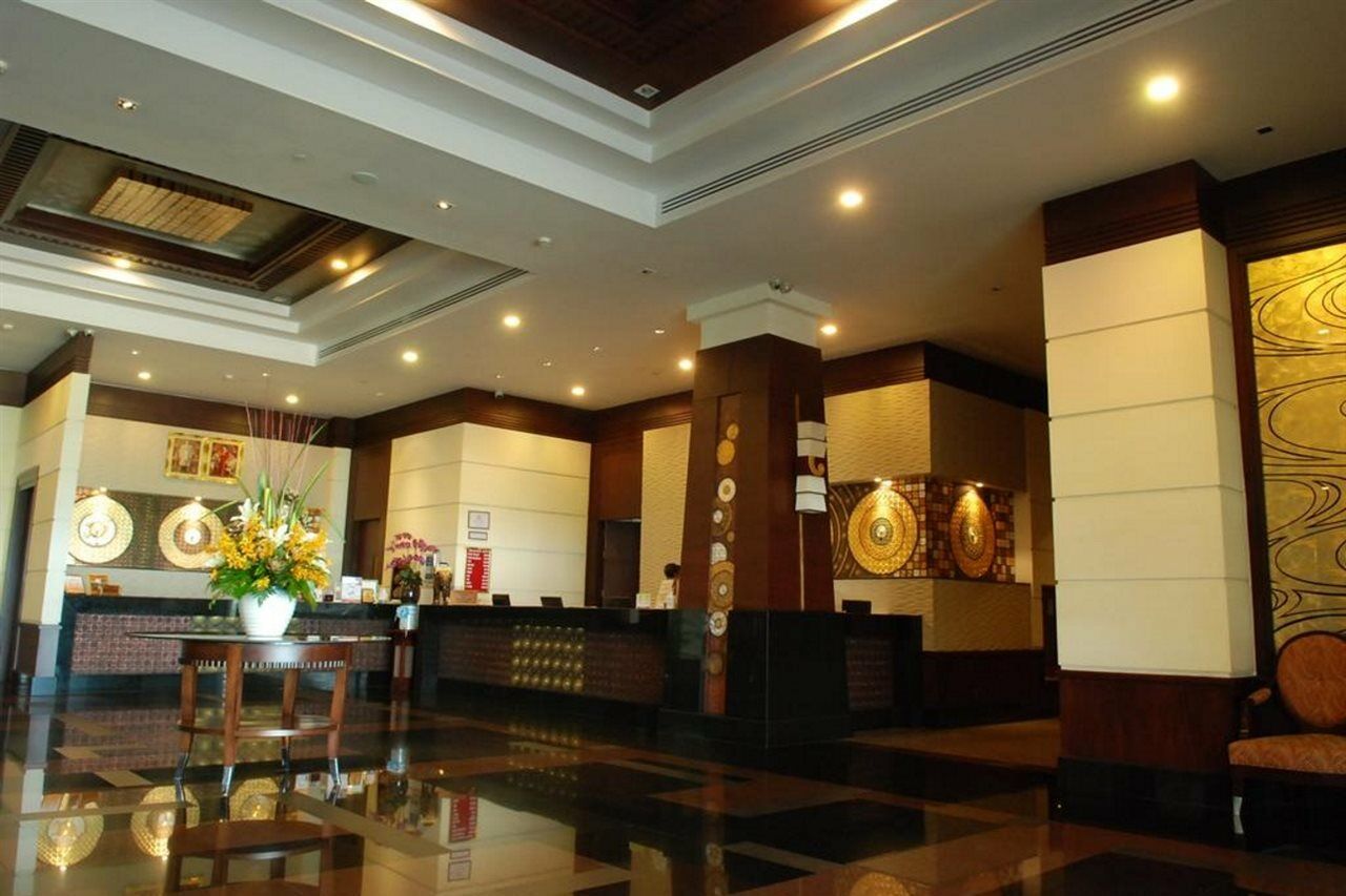Grand Pacific Sovereign & Resort 5*