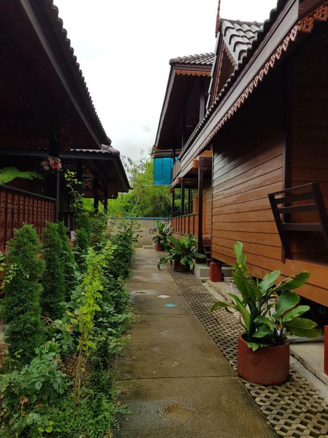 Bouteak Resort
