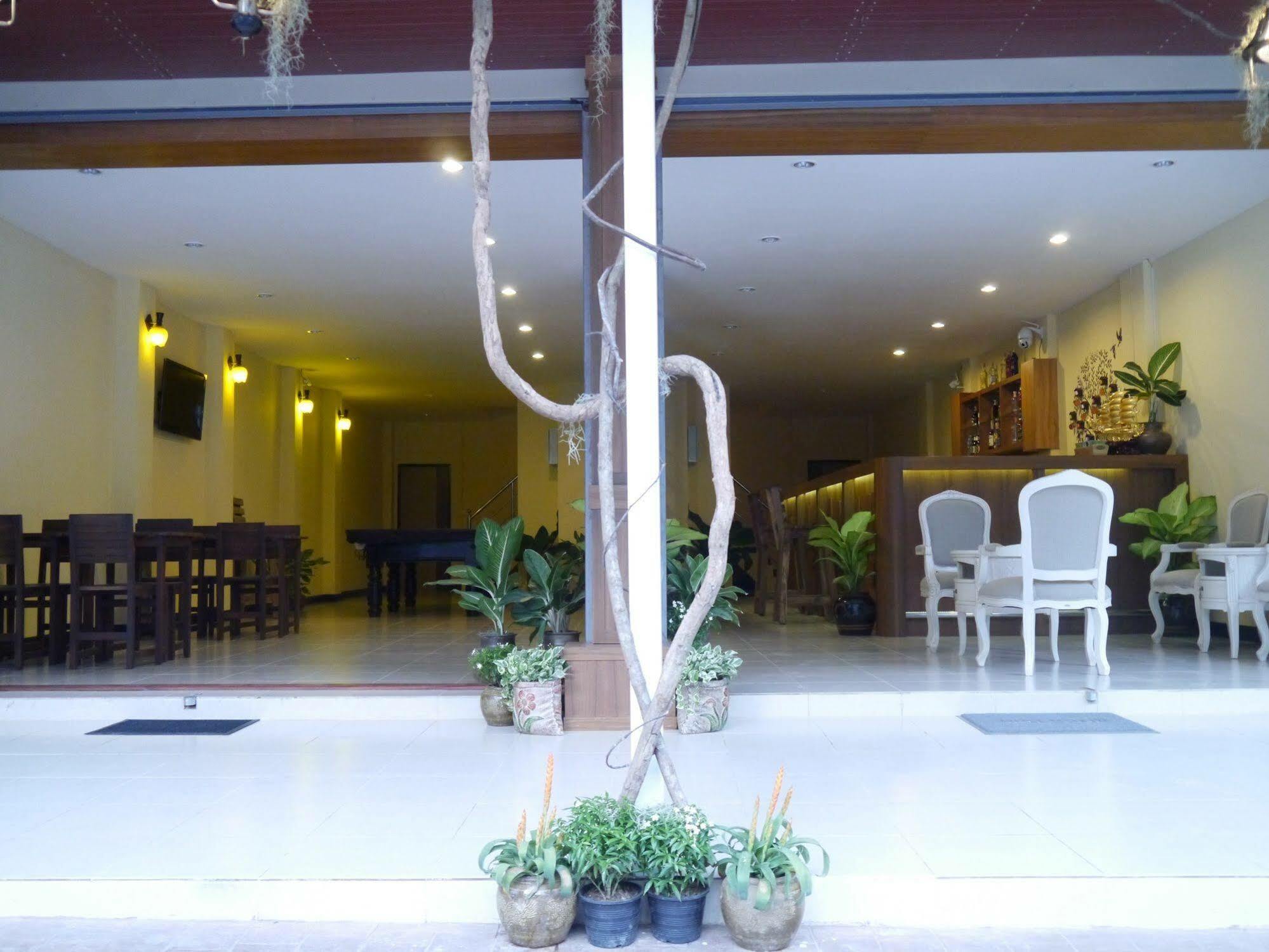 Hotel Moon Budget