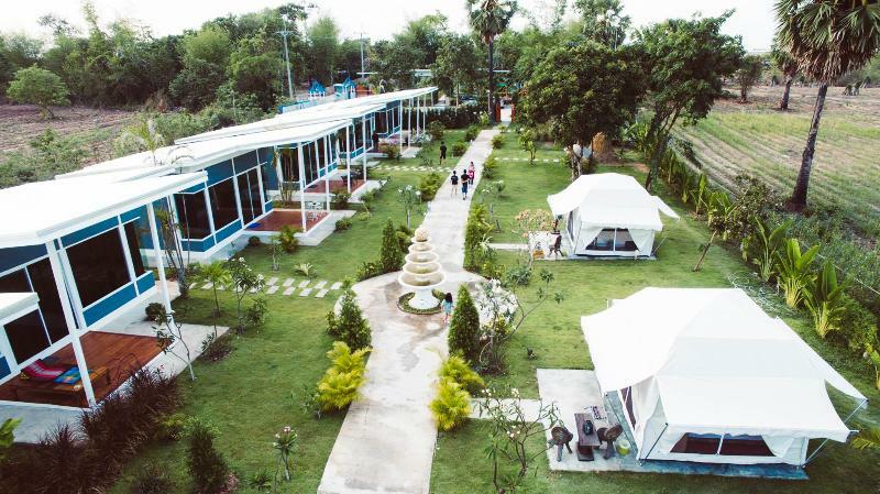 Bluemoon Riverside Resort 3*