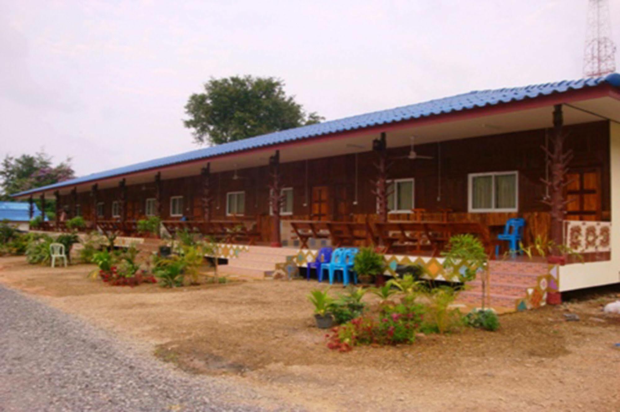 Hut Chaolao Tha Mai