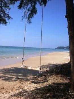 Hut Chaolao Hotel 2*
