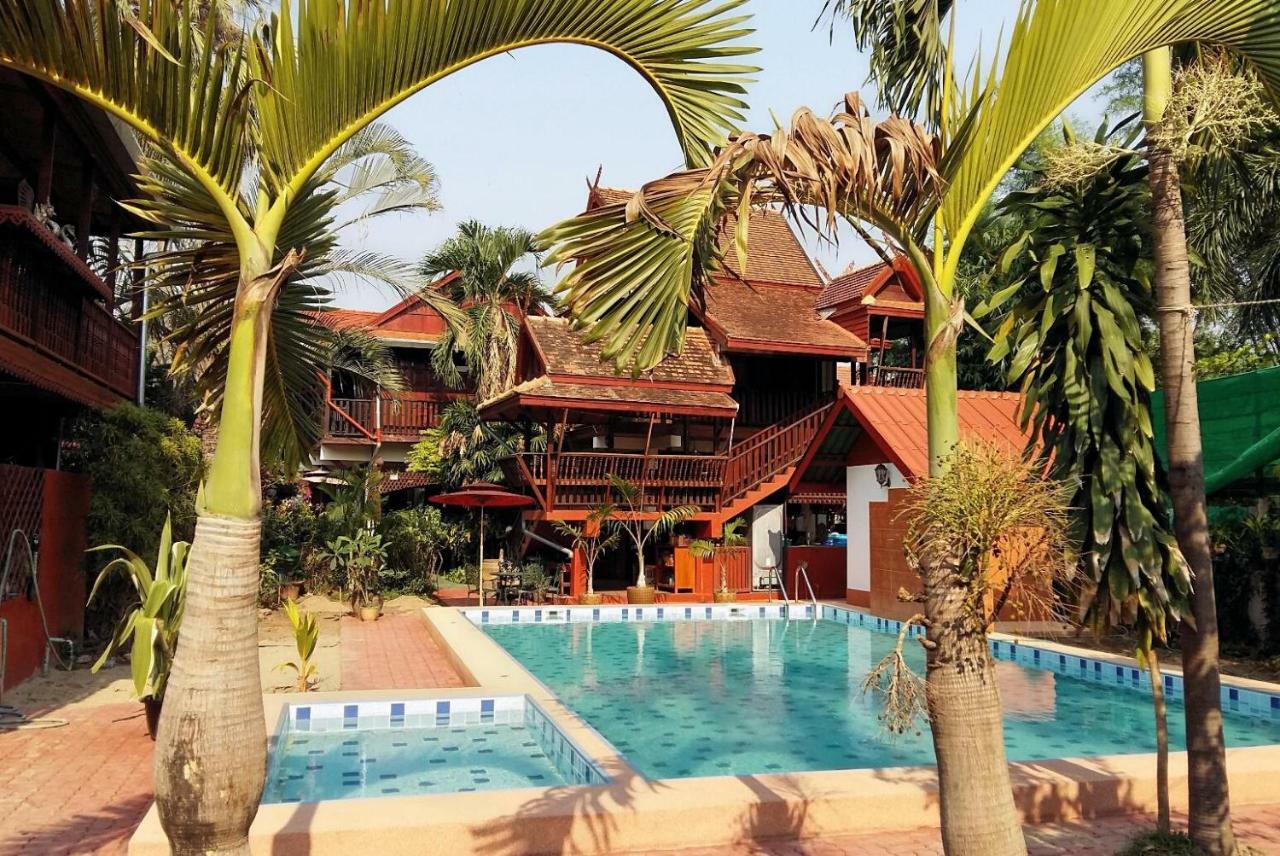 Golden Teak Saraphi