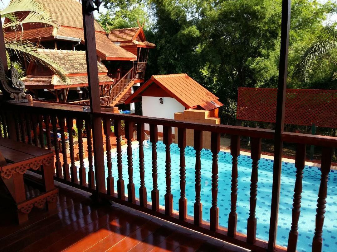 Golden Teak Saraphi