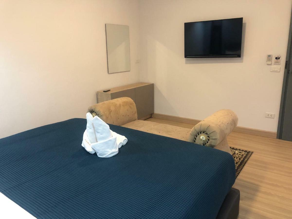 La Riva Boutique