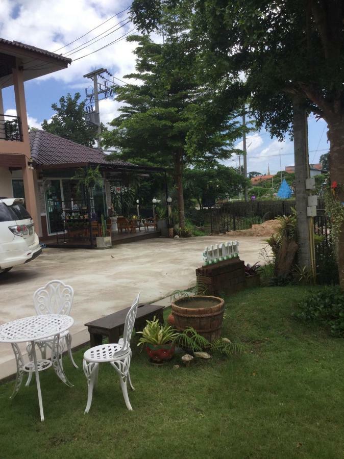 Economy hotel Thana