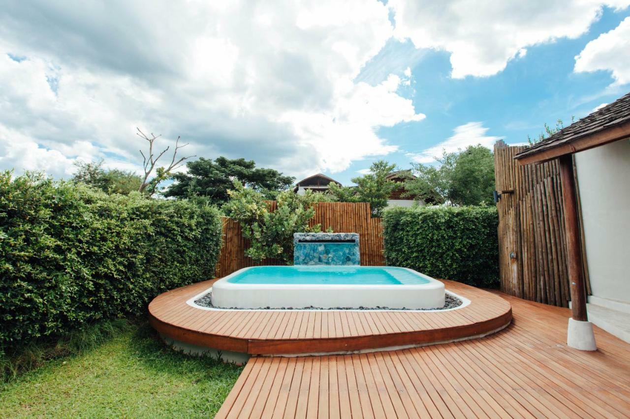 Resort Boribot Pool Mu Si