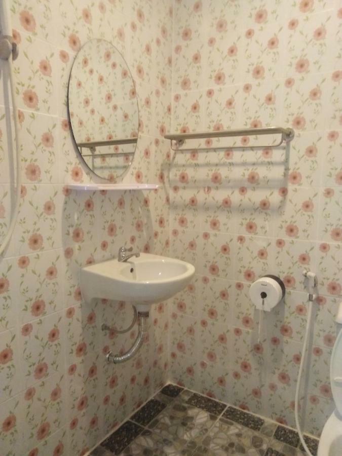 Pon Guest house Ban Phe