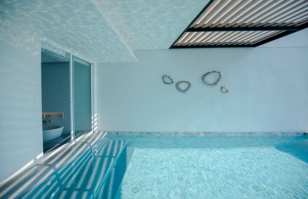 Veranda Pool