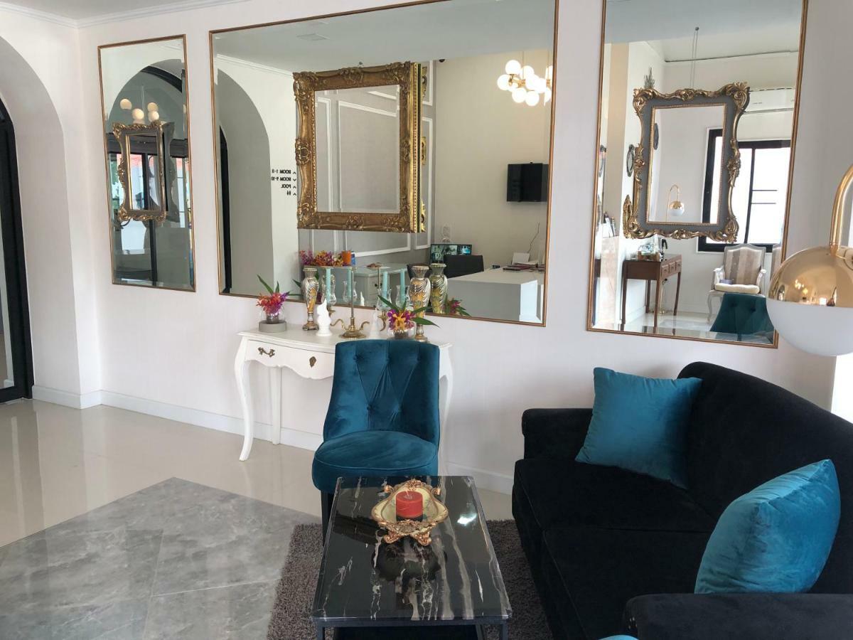 La Riva Boutique 4*